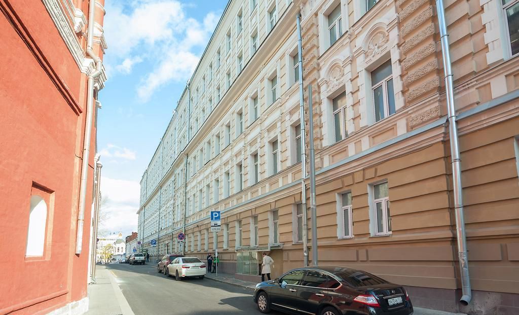 фасад дома, здание по адресу г Москва, ул Петровка, д 26 стр 3 